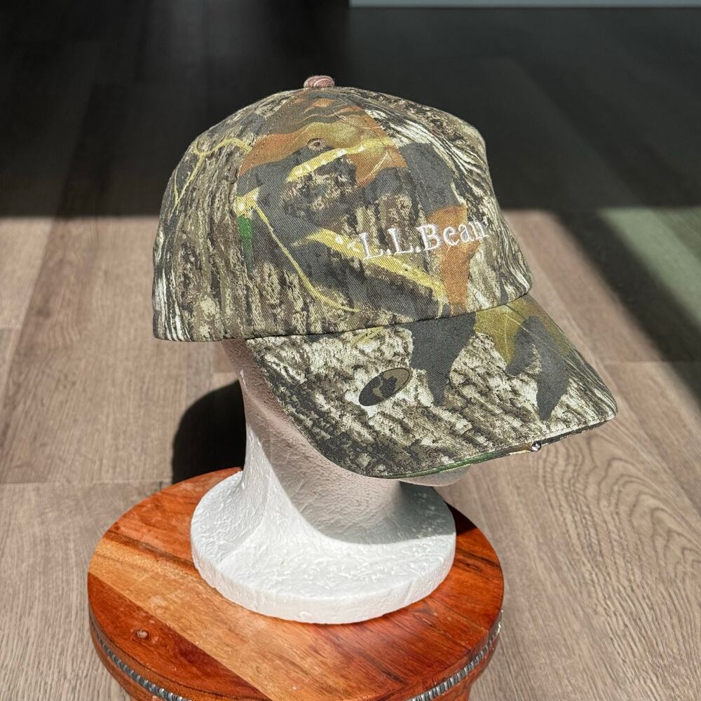 L.L.Bean LED Lighted Camo Baseball Cap Hunting Fishing Hat Mossy Oak One Size